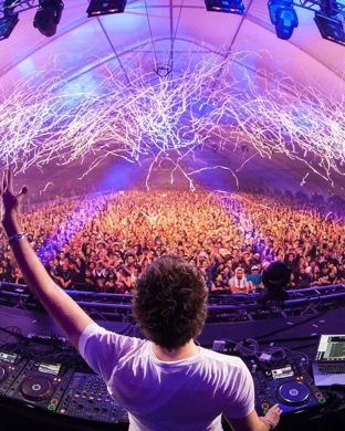 Wax Motif